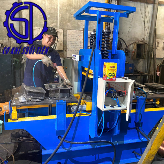 Máy ép gạch bông gió ST60